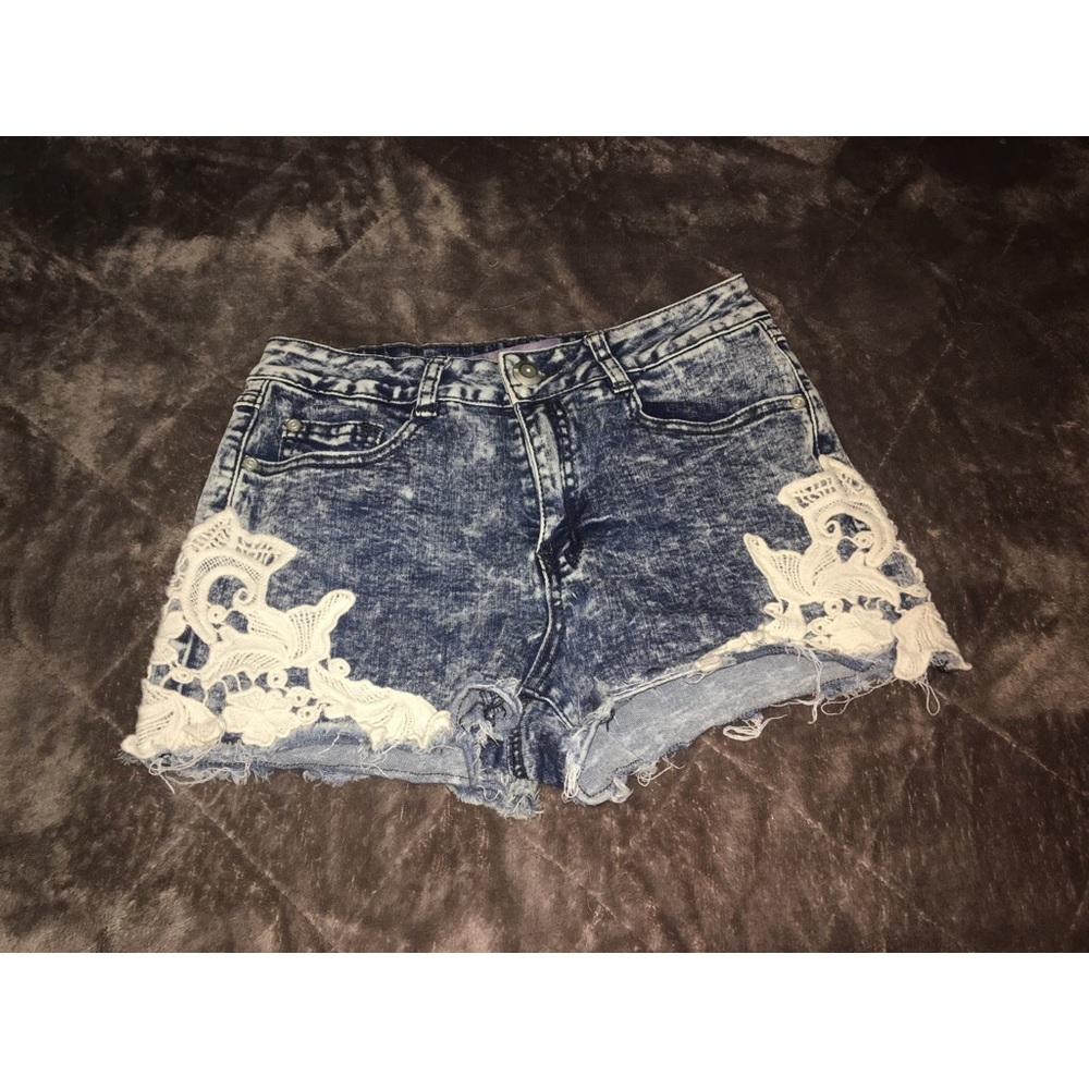 High wasted acid wash size 5 shorts